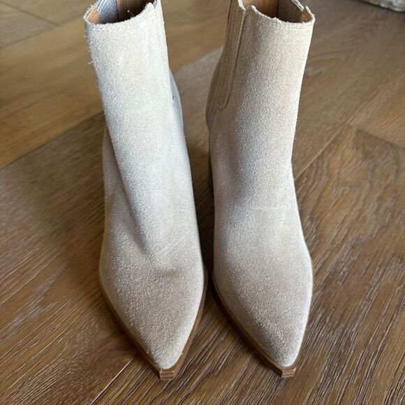 MARC FISHER Light Taupe Gray Suede Leather OSHAY Point Toe Ankle Bootie - Picture 3 of 9